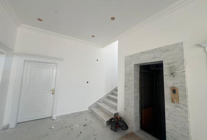 950345 - Property Image 2