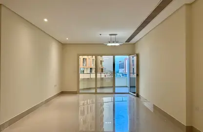 Apartment - 2 Bedrooms - 3 Bathrooms for rent in Marina Tower 21 - Marina District - Lusail