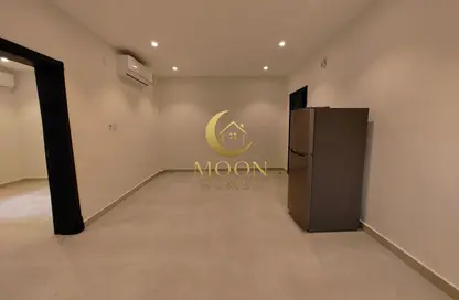 شقة - غرفة نوم - 1 حمام للايجار في ام غوالينا تجارية - ام غويلينا - أم غويلينا - الدوحة