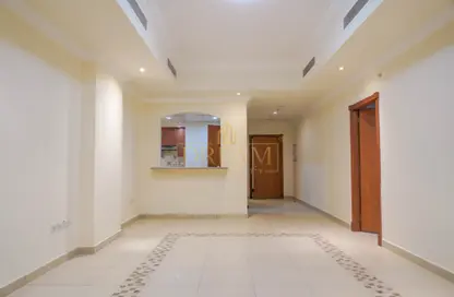 Apartment - 1 Bedroom - 2 Bathrooms for rent in One Porto Arabia - Porto Arabia - The Pearl Island - Doha