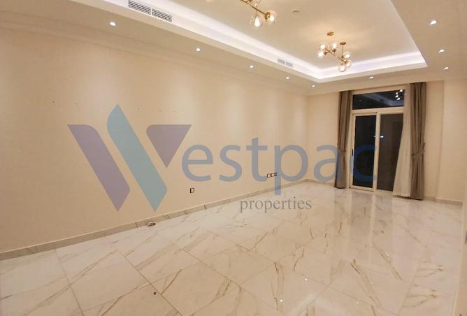 977337 - Property Image 2