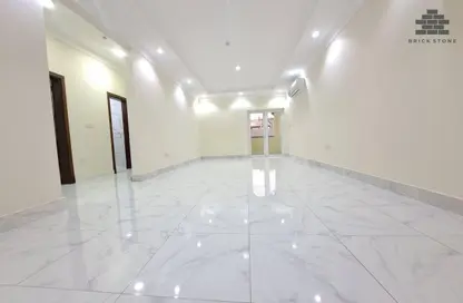 شقة - 2 غرف نوم - 2 حمامات للايجار في شارع السد - السد - الدوحة