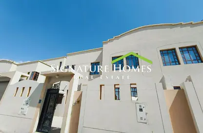Villa - 5 Bedrooms - 5 Bathrooms for rent in Umm Al Seneem Street - Ain Khaled - Doha