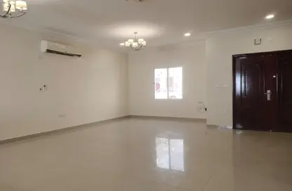 Villa - 5 Bedrooms - 4 Bathrooms for rent in Al Rayyan - Al Rayyan - Doha