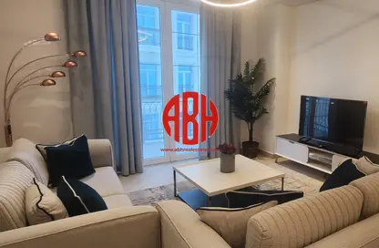 Apartment - 2 Bedrooms - 3 Bathrooms for rent in Floresta Gardens - Floresta Gardens - The Pearl Island - Doha