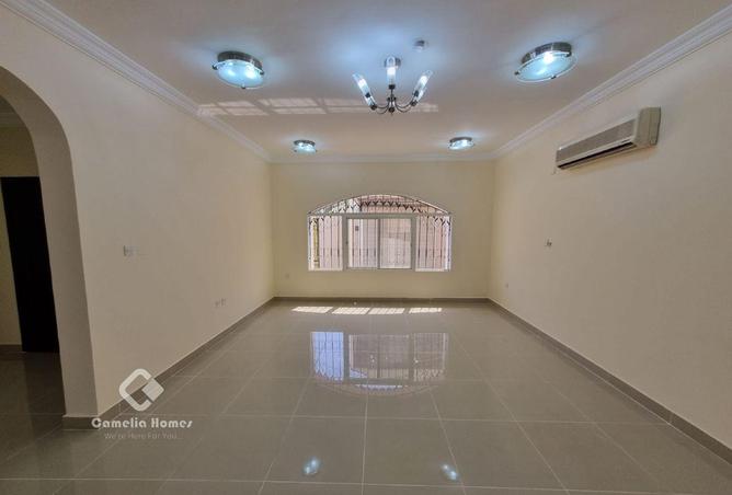927215 - Property Image 2