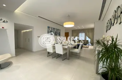 فيلا - 5 غرف نوم - 6 حمامات للايجار في Les Roses 3 - Les Roses Compound - الدوحة