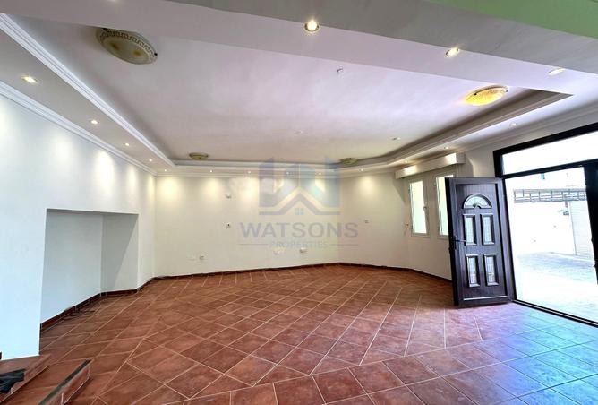 980921 - Property Image 2