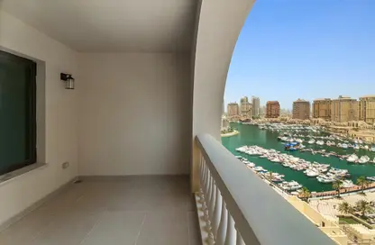 Apartment - 1 Bedroom - 2 Bathrooms for rent in Tower 23 - Porto Arabia - The Pearl Island - Doha