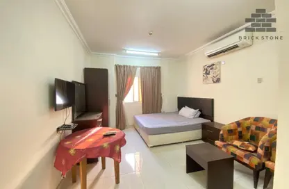 Apartment - 1 Bedroom - 1 Bathroom for rent in Umm Ghuwailina 4 - Umm Ghuwailina - Doha