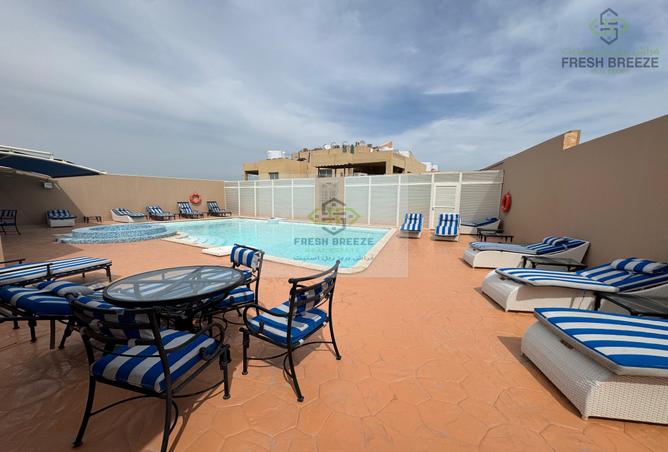 893327 - Property Image 2