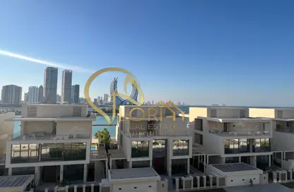 Apartment - 2 Bedrooms - 4 Bathrooms for rent in Gewan Island - The Pearl Island - Doha
