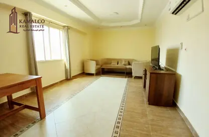 Apartment - 2 Bedrooms - 2 Bathrooms for rent in Al Mansoura - Al Mansoura - Doha