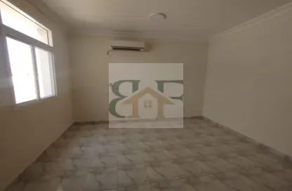 Apartment - Studio - 1 Bathroom for rent in Al Sadd - Doha