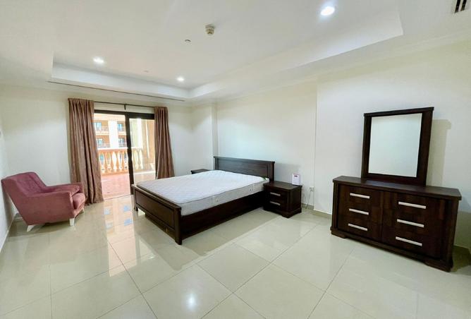 958422 - Property Image 3