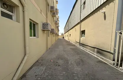 Labor Camp - Studio - 7+ Bathrooms for rent in Industrial Area - Industrial Area - Doha