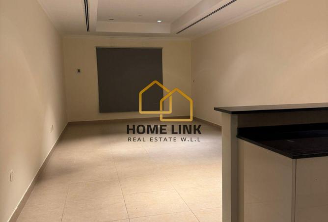 911515 - Property Image 3