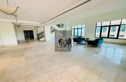 Living Room image for: Penthouse - 5 Bedrooms - 7 Bathrooms for sale in Tower 13 - Porto Arabia - The Pearl Island - Doha, Image 1