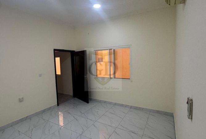 944098 - Property Image 2