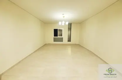 Apartment - 3 Bedrooms - 3 Bathrooms for rent in Umm Ghuwailina - Doha