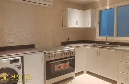 شقة - 2 غرف نوم - 2 حمامات للايجار في شارع المطار القديم - طريق المطار القديم - الدوحة