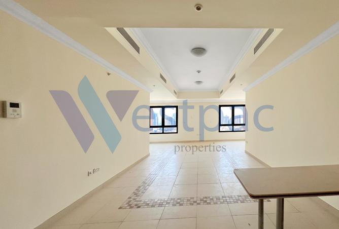 866832 - Property Image 2