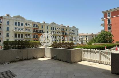 Apartment - 2 Bedrooms - 3 Bathrooms for rent in Carnaval - Qanat Quartier - The Pearl Island - Doha