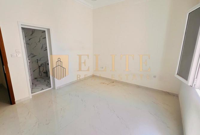 883944 - Property Image 3