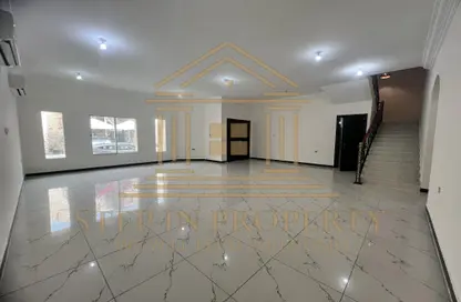 Compound - 5 Bedrooms - 4 Bathrooms for rent in Ain Khaled Villas - Ain Khaled - Doha