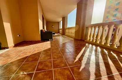 Apartment - 2 Bedrooms - 3 Bathrooms for rent in West Porto Drive - Porto Arabia - The Pearl Island - Doha