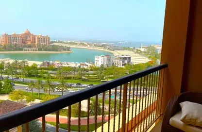 Apartment - 1 Bedroom - 2 Bathrooms for rent in Burj Eleganté - Porto Arabia - The Pearl Island - Doha