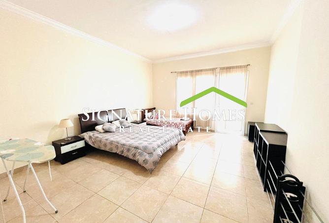 996752 - Property Image 2