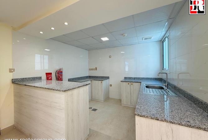 949382 - Property Image 3