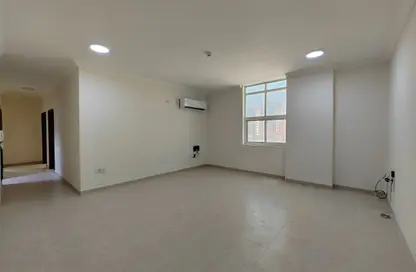 Apartment - 3 Bedrooms - 3 Bathrooms for rent in Salaja Street - Doha Al Jadeed - Doha