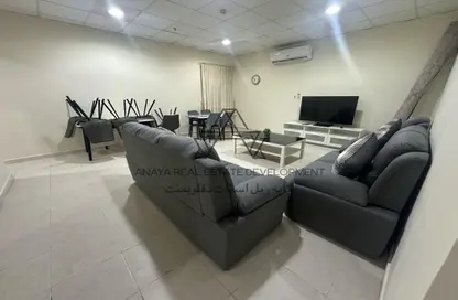 Apartment - 2 Bedrooms - 2 Bathrooms for rent in Al Sadd Road - Al Sadd - Doha
