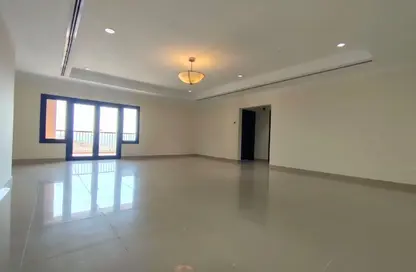 Apartment - 2 Bedrooms - 3 Bathrooms for rent in East Porto Drive - Porto Arabia - The Pearl Island - Doha