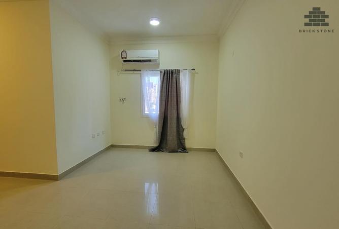 982830 - Property Image 2