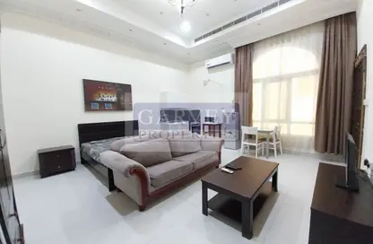 Apartment - Studio - 1 Bathroom for rent in Umm Al Seneem Street - Ain Khaled - Doha