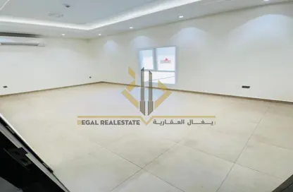 Apartment - 2 Bedrooms - 2 Bathrooms for rent in Al Nasr Street - Al Nasr - Doha
