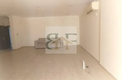 شقة - 2 غرف نوم - 2 حمامات للايجار في مشيرب - الدوحة