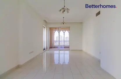 Empty Room image for: Apartment - 2 Bedrooms - 3 Bathrooms for rent in Tower 11 - Viva Bahriyah - The Pearl Island - Doha, Image 1