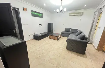 Apartment - 1 Bedroom - 1 Bathroom for rent in Old Salata - Salata - Doha