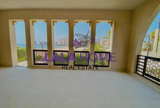 989258 - Property Image 3