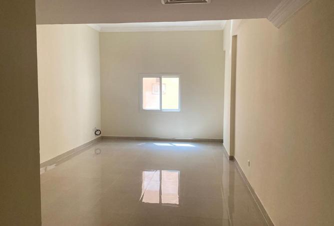 951908 - Property Image 3