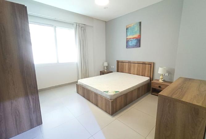 930240 - Property Image 3