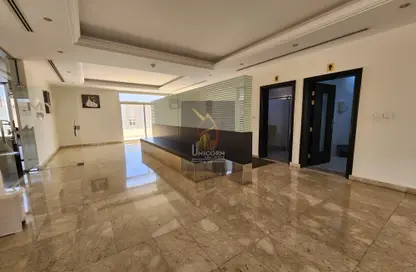 مجمع سكني - 4 غرف نوم - 5 حمامات للايجار في مريخ - المريخ - الدوحة