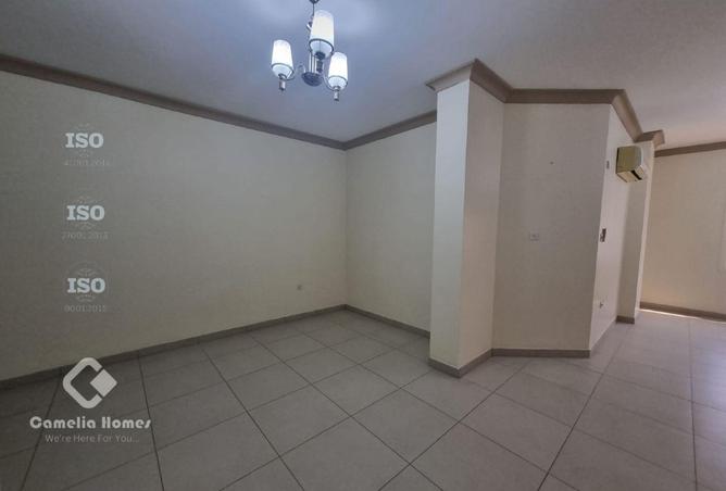 978812 - Property Image 2