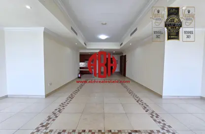 Apartment - Studio - 1 Bathroom for rent in Tower 24 - Porto Arabia - The Pearl Island - Doha