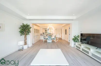 Apartment - 1 Bedroom - 2 Bathrooms for rent in Tower 14 - Porto Arabia - The Pearl Island - Doha