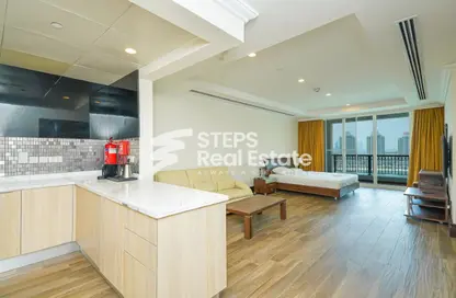 Apartment - Studio - 1 Bathroom for rent in Viva West - Viva Bahriyah - The Pearl Island - Doha